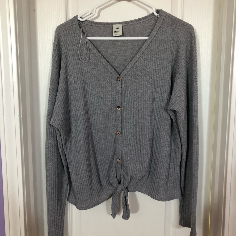 Cute gray sweater!!
